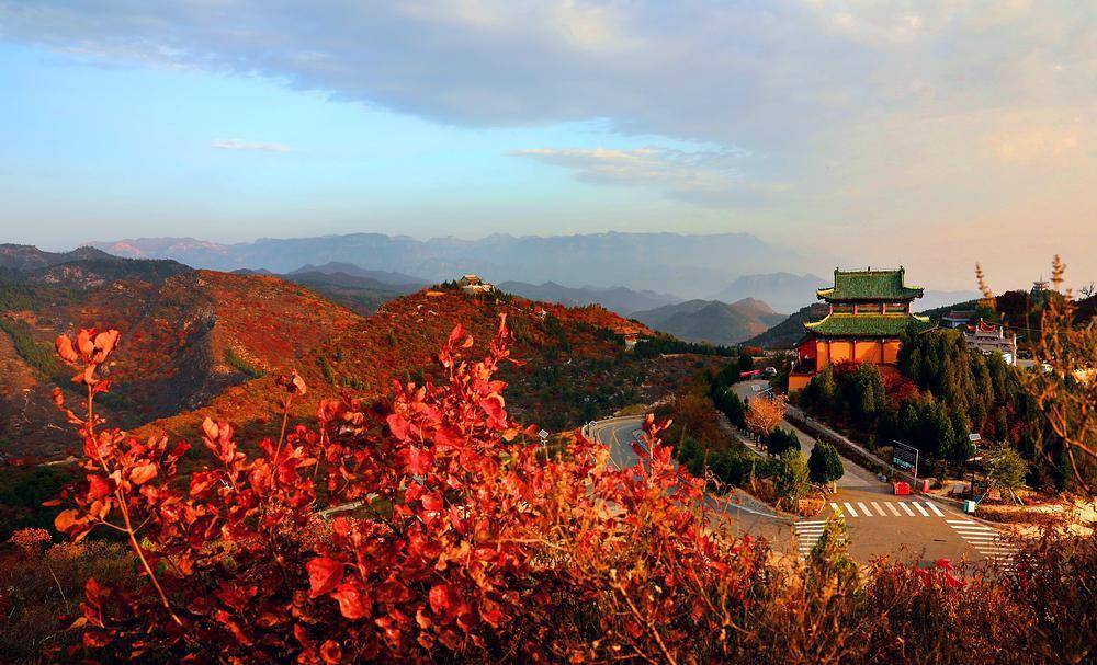  [林州旅游] 看红叶去林州，林州太行红叶基地——柏尖山，报名赠送豪礼。