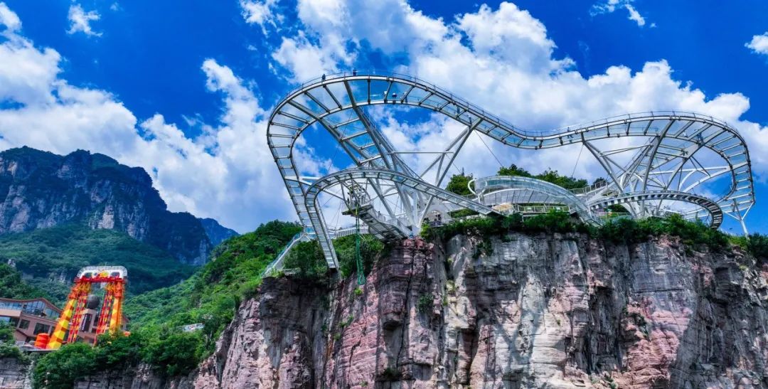 宝泉大峡谷+崖天下跟团一日游